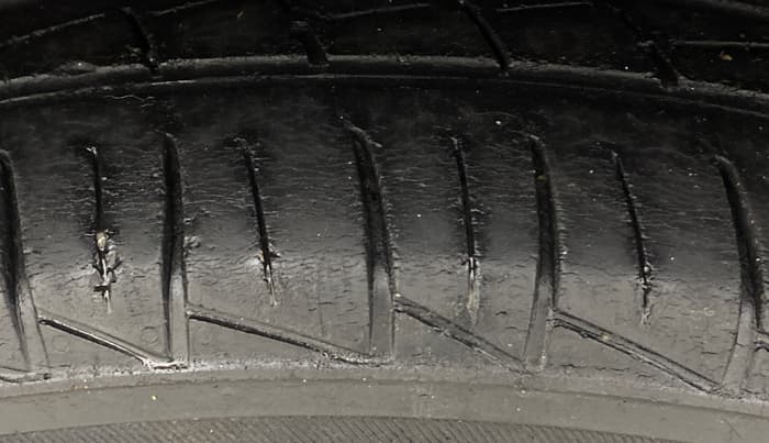2013 Maruti Alto 800 LXI, Petrol, Manual, 84,299 km, Left Front Tyre Tread