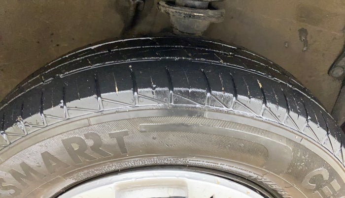 2016 Maruti Alto 800 LXI, Petrol, Manual, 70,174 km, Right Front Tyre Tread