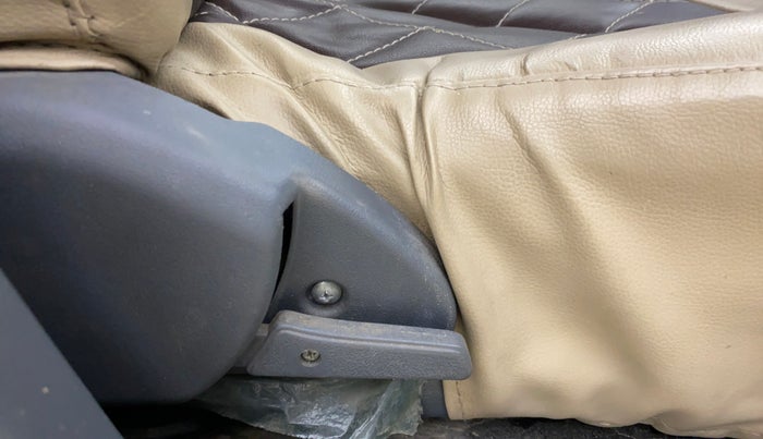 2016 Maruti Alto 800 LXI, Petrol, Manual, 70,174 km, Driver Side Adjustment Panel