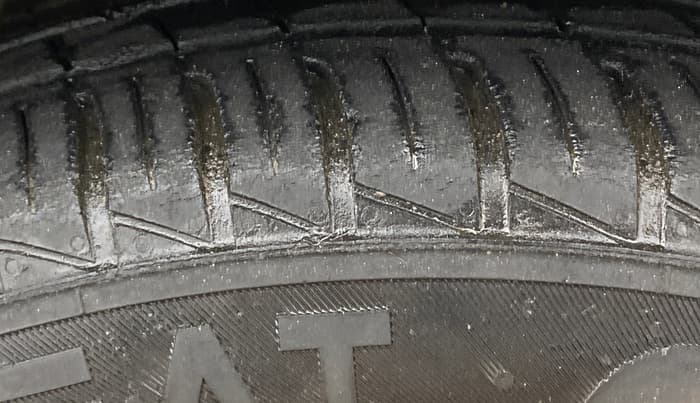 2022 Renault Kwid RXT 1.0 AMT, Petrol, Automatic, 15,241 km, Right Front Tyre Tread
