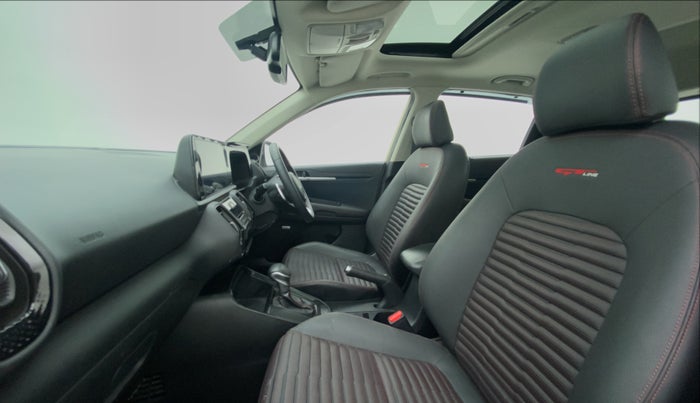 2021 KIA SONET GTX PLUS 1.5D  AT, Diesel, Automatic, 39,565 km, Right Side Front Door Cabin