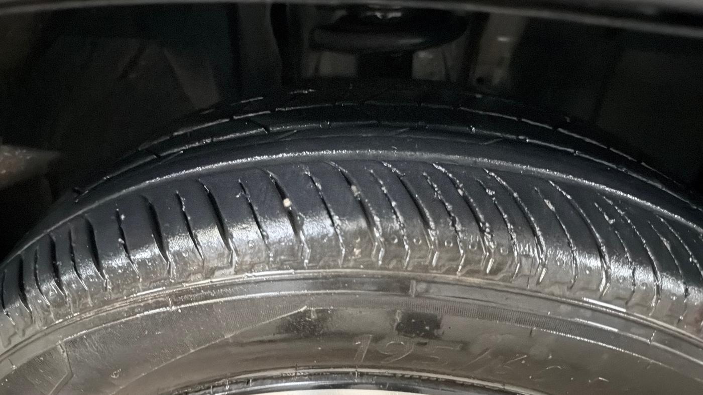 2021 Nissan MAGNITE XV MT, Petrol, Manual, 74,141 km, Right Front Tyre Tread