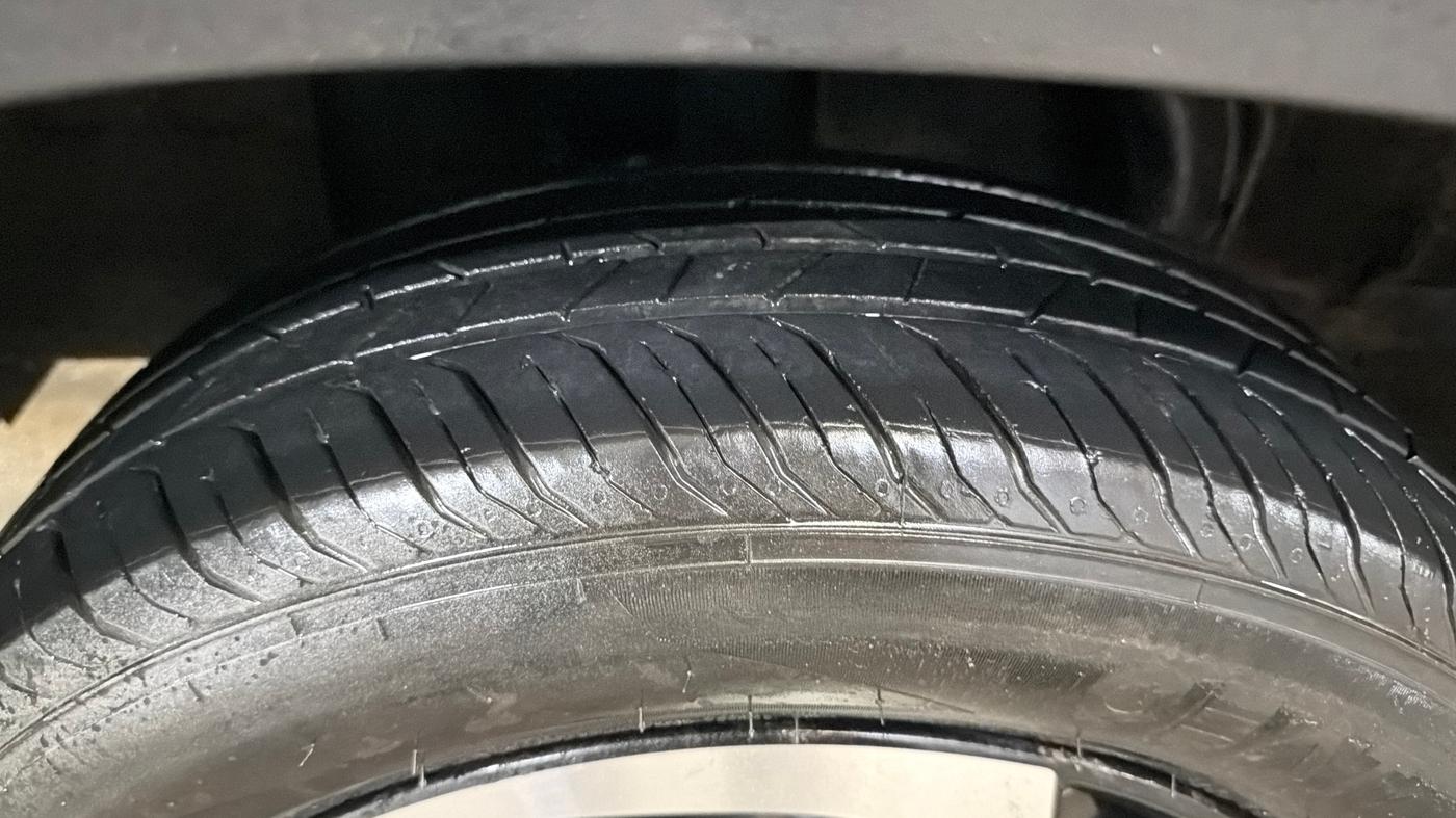 2021 Nissan MAGNITE XV MT, Petrol, Manual, 74,141 km, Right Rear Tyre Tread