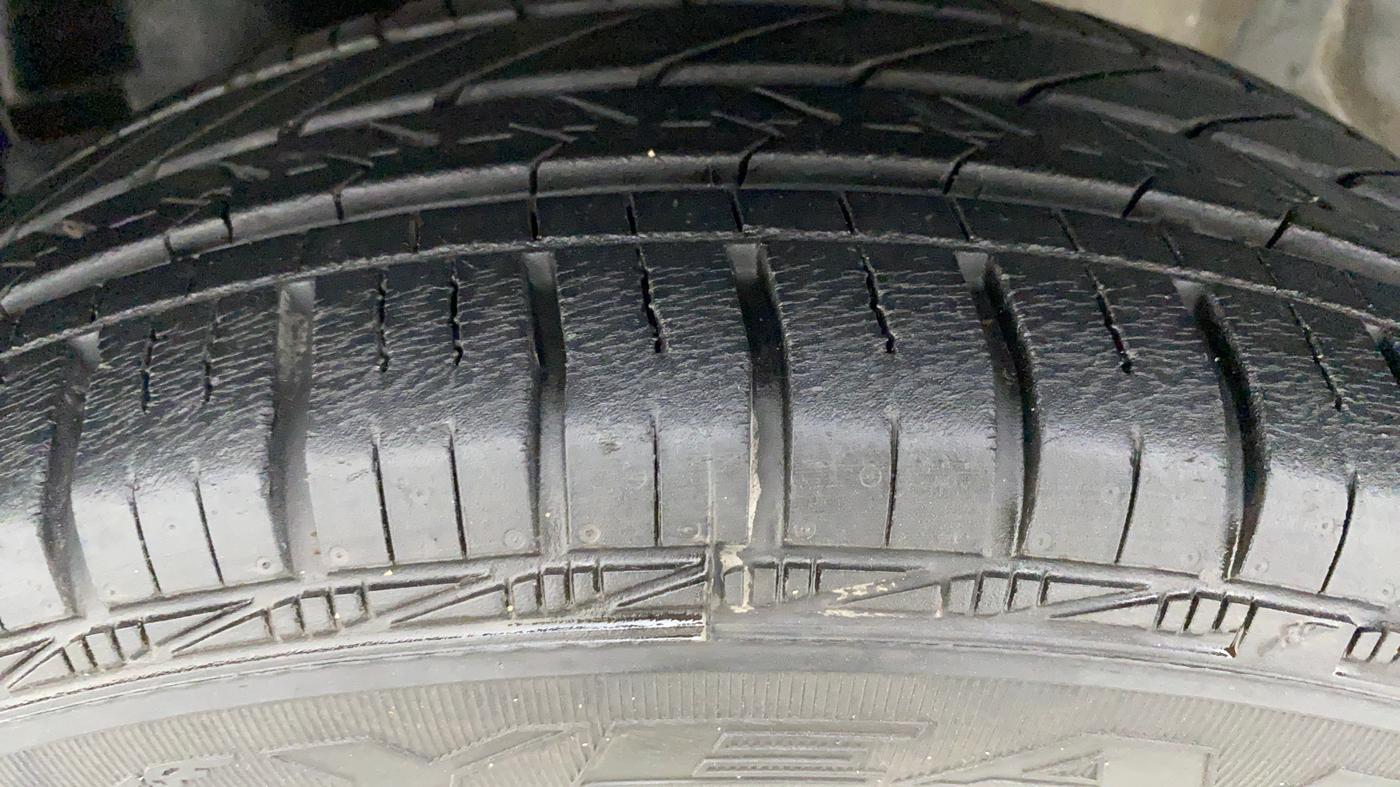 2014 Honda Amaze 1.2 EXMT I VTEC, Petrol, Manual, 85,794 km, Left Front Tyre Tread