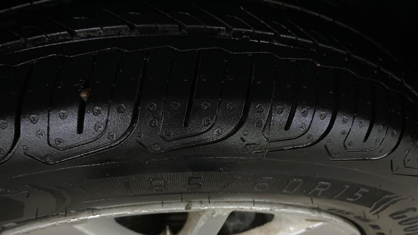 2016 Volkswagen Polo HIGHLINE1.2L, Petrol, Manual, 85,365 km, Left Rear Tyre Tread