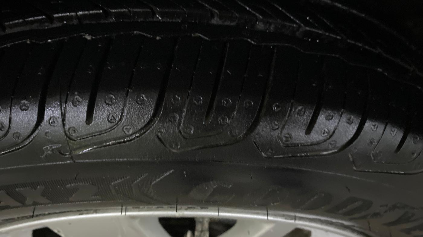 2016 Volkswagen Polo HIGHLINE1.2L, Petrol, Manual, 85,365 km, Right Rear Tyre Tread