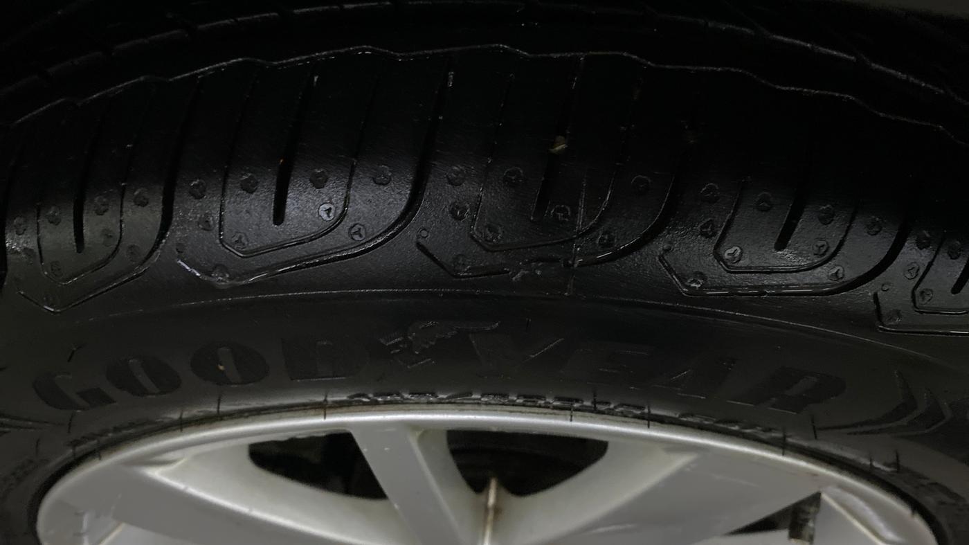 2016 Volkswagen Polo HIGHLINE1.2L, Petrol, Manual, 85,365 km, Left Front Tyre Tread