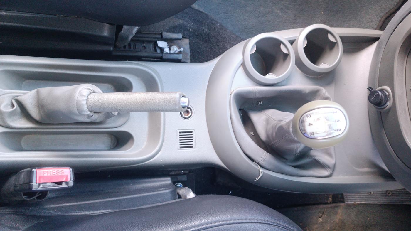 2016 Mahindra NUVOSPORT N8, Diesel, Manual, 1,00,561 km, Gear Lever