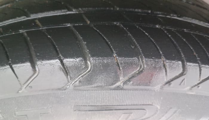 2016 Mahindra NUVOSPORT N8, Diesel, Manual, 1,00,561 km, Left Rear Tyre Tread