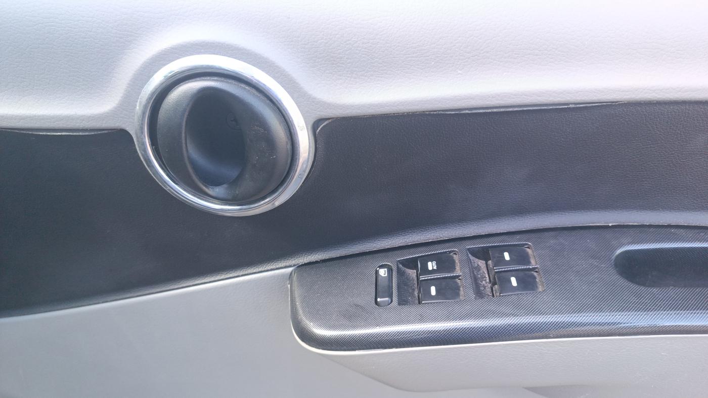 2016 Mahindra NUVOSPORT N8, Diesel, Manual, 1,00,561 km, Driver Side Door Panels Control