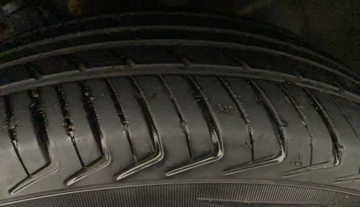 2020 Maruti New Wagon-R LXI CNG 1.0, CNG, Manual, 57,213 km, Left Front Tyre Tread