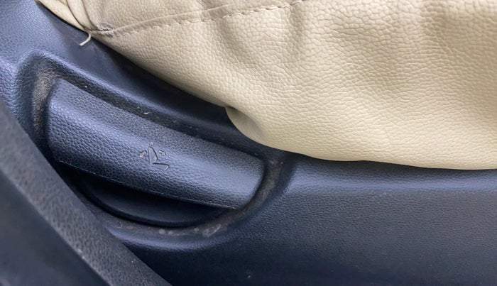 2015 Hyundai Grand i10 MAGNA 1.2 KAPPA VTVT, Petrol, Manual, 96,776 km, Driver Side Adjustment Panel