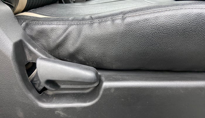 2018 Maruti Wagon R 1.0 VXI, Petrol, Manual, 63,403 km, Driver Side Adjustment Panel