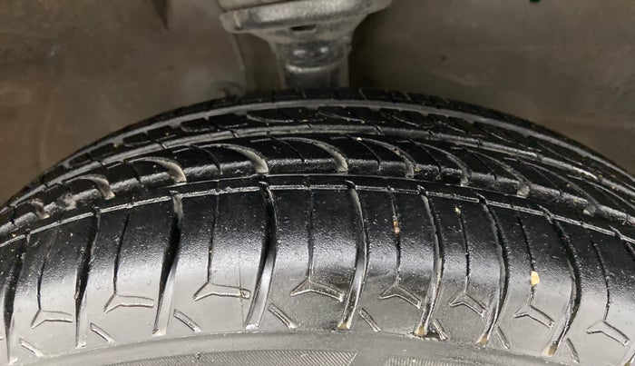 2018 Maruti Wagon R 1.0 VXI, Petrol, Manual, 63,403 km, Right Front Tyre Tread