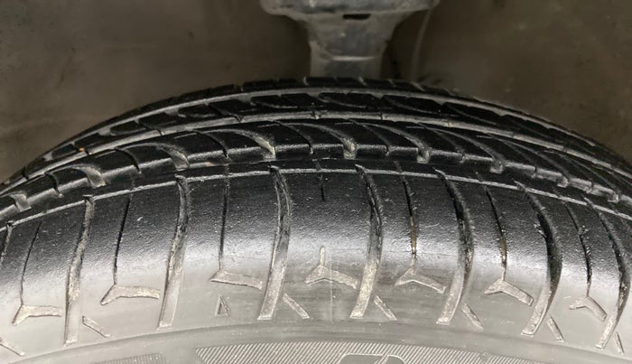 2018 Maruti Wagon R 1.0 VXI, Petrol, Manual, 63,403 km, Left Front Tyre Tread