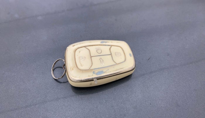 2022 Tata PUNCH CREATIVE  AMT, Petrol, Automatic, 30,128 km, Key Close Up