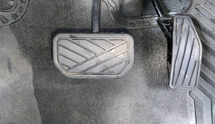 2021 Maruti XL6 ALPHA AT, Petrol, Automatic, 22,467 km, Pedals