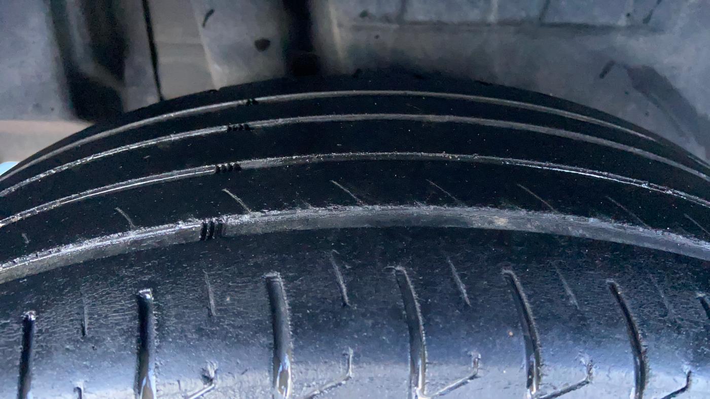 2017 Maruti Dzire VXI, Petrol, Manual, 16,041 km, Right Rear Tyre Tread