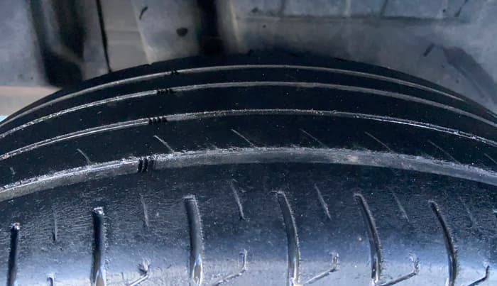 2017 Maruti Dzire VXI, Petrol, Manual, 16,041 km, Right Rear Tyre Tread