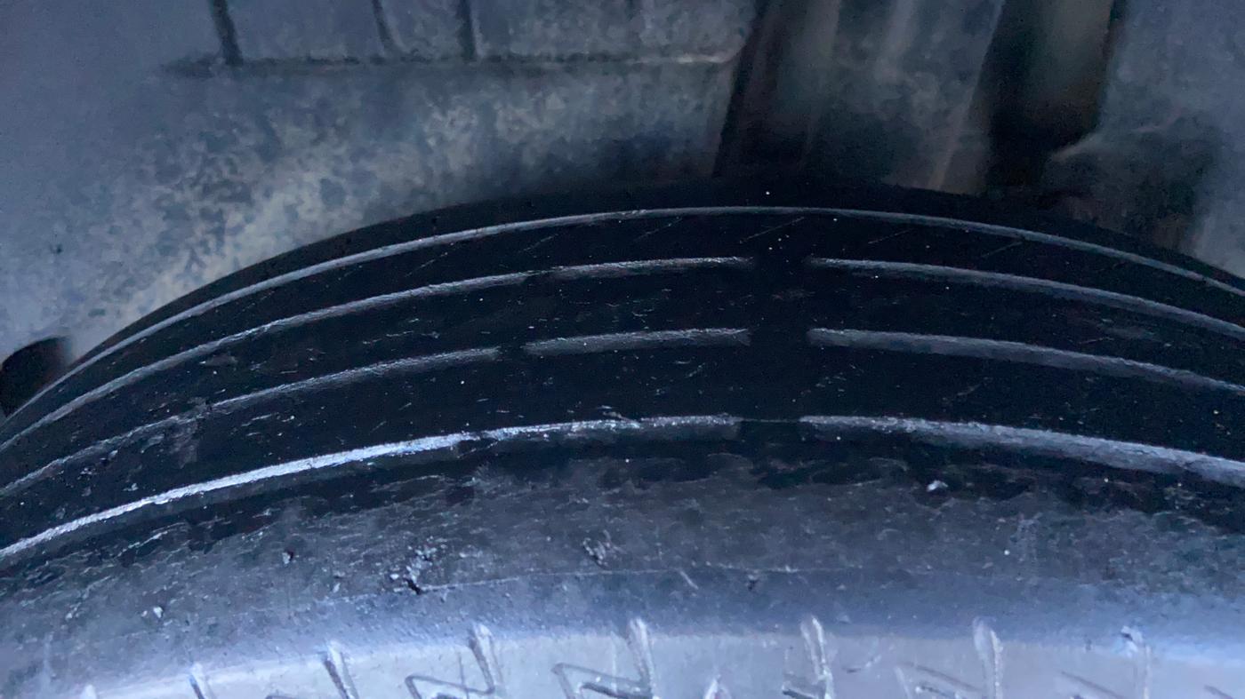 2017 Maruti Dzire VXI, Petrol, Manual, 16,041 km, Left Rear Tyre Tread