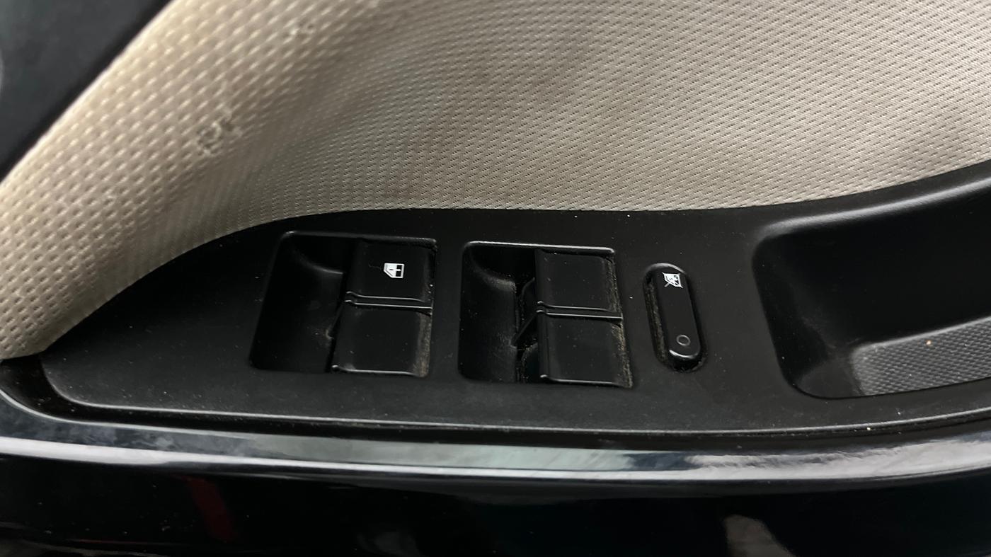 2022 Tata NEXON XZ PLUS (HS) PETROL, Petrol, Manual, 85,410 km, Driver Side Door Panels Control