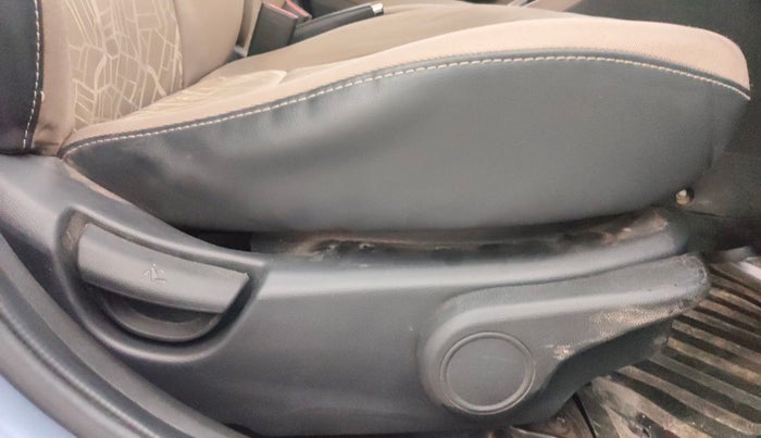 2015 Hyundai Xcent S 1.2, Petrol, Manual, 1,08,313 km, Driver Side Adjustment Panel