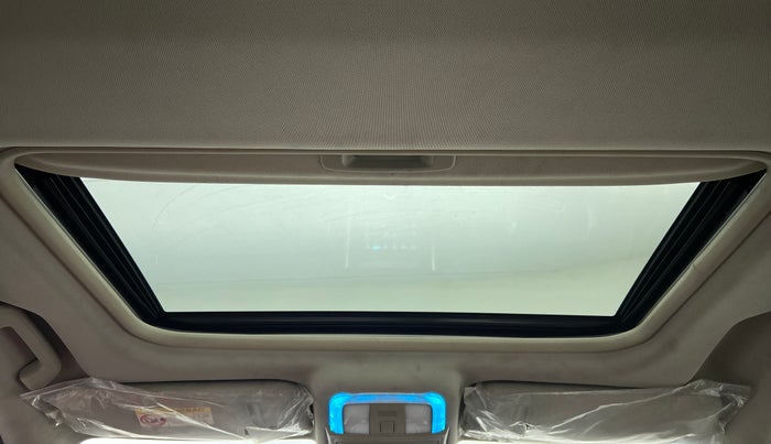 2019 Mahindra XUV500 W9, Diesel, Manual, 7,733 km, Moonroof/ Sunroof