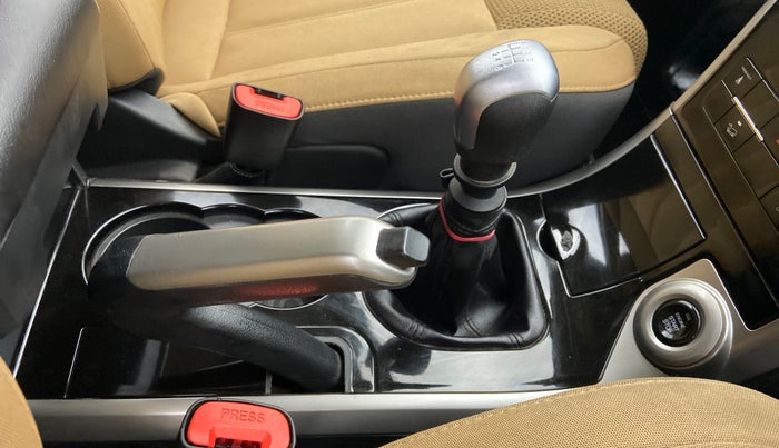 2019 Mahindra XUV500 W9, Diesel, Manual, 7,733 km, Gear Lever