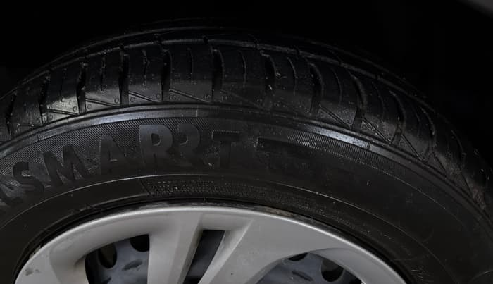 2021 Hyundai AURA S 1.2 CNG, CNG, Manual, 30,232 km, Right Front Tyre Tread