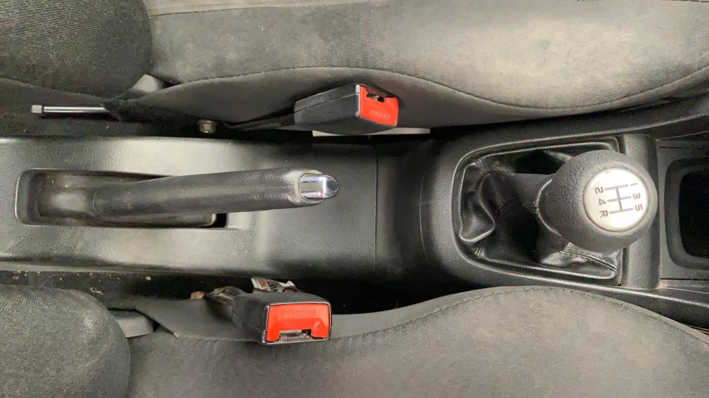 2015 Maruti Swift VXI, Petrol, Manual, 46,984 km, Gear Lever