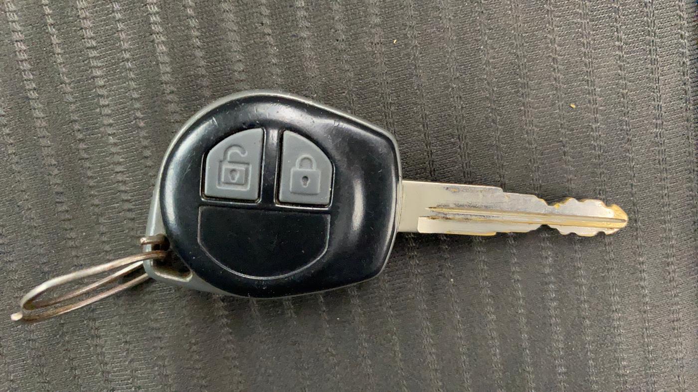 2015 Maruti Swift VXI, Petrol, Manual, 46,984 km, Key Close Up