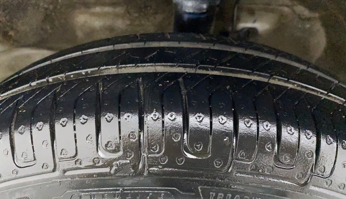 2017 Maruti Wagon R 1.0 LXI CNG, CNG, Manual, 53,401 km, Left Front Tyre Tread