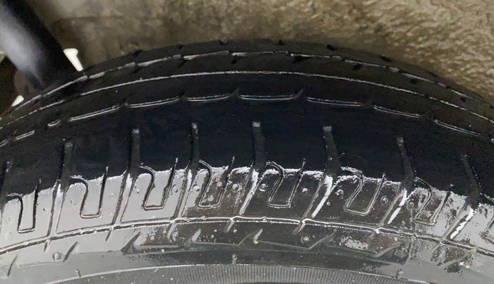 2017 Maruti Wagon R 1.0 LXI CNG, CNG, Manual, 53,401 km, Right Rear Tyre Tread