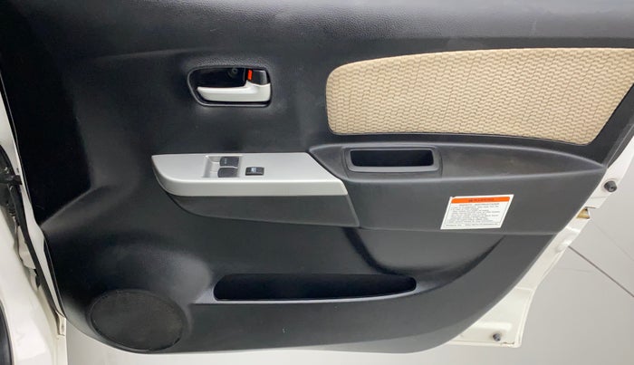 2017 Maruti Wagon R 1.0 LXI CNG, CNG, Manual, 53,401 km, Driver Side Door Panels Control