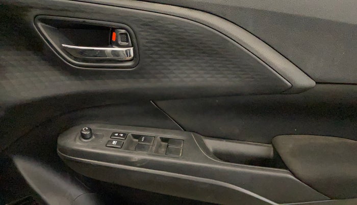 2024 Maruti Swift VXi AMT, Petrol, Automatic, 10,070 km, Driver Side Door Panels Control