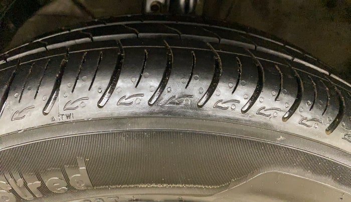 2021 Maruti XL6 ALPHA AT, Petrol, Automatic, 35,322 km, Left Front Tyre Tread