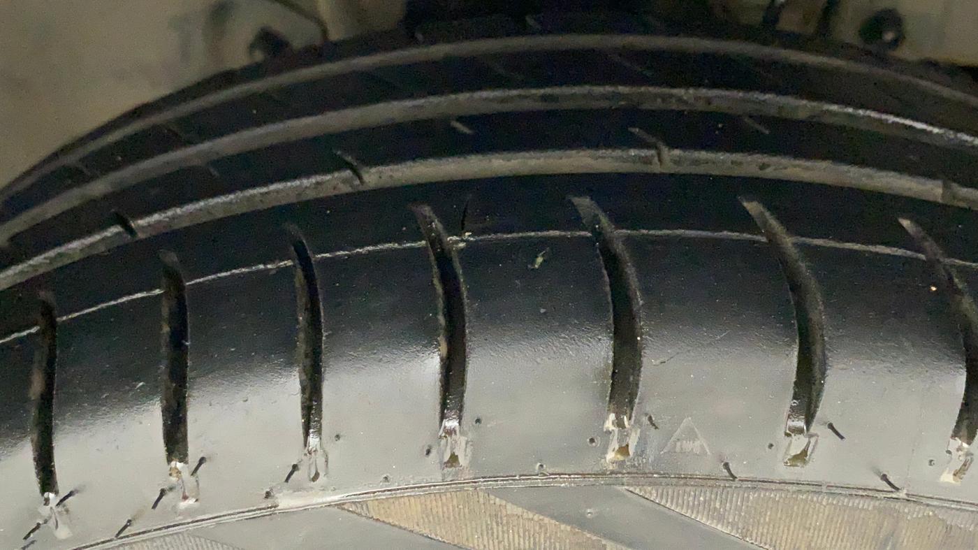 2018 Tata TIGOR XTA PETROL, CNG, Automatic, 83,506 km, Right Front Tyre Tread