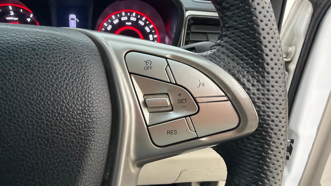 2024 Mahindra XUV300 W8 (O) 1.5 DIESEL, Diesel, Manual, 23,542 km, Adaptive Cruise Control