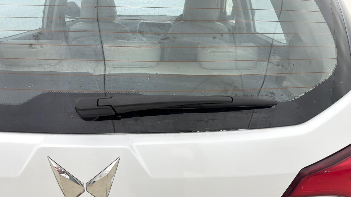 2024 Mahindra XUV300 W8 (O) 1.5 DIESEL, Diesel, Manual, 23,542 km, Rear Wiper