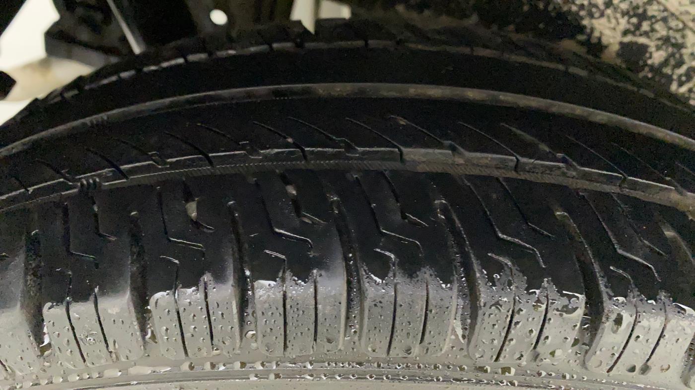 2014 Maruti Wagon R 1.0 LXI, Petrol, Manual, 49,680 km, Right Rear Tyre Tread