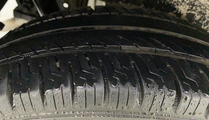 2014 Maruti Wagon R 1.0 LXI, Petrol, Manual, 49,680 km, Right Rear Tyre Tread
