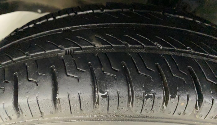 2014 Maruti Wagon R 1.0 LXI, Petrol, Manual, 49,680 km, Left Front Tyre Tread