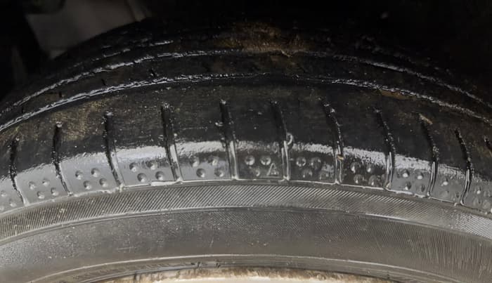 2016 Honda Jazz 1.2L I-VTEC V AT, Petrol, Automatic, 69,855 km, Left Front Tyre Tread