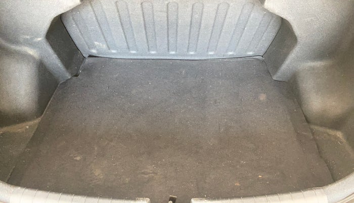 2017 Hyundai Xcent SX 1.2, Petrol, Manual, 63,357 km, Boot Inside