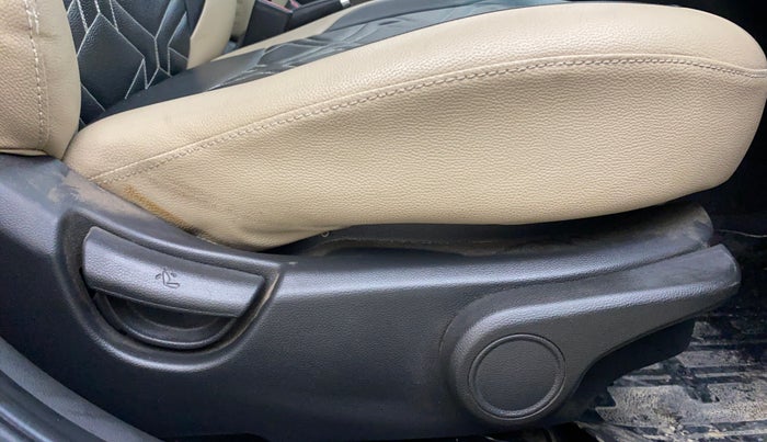 2017 Hyundai Xcent SX 1.2, Petrol, Manual, 63,357 km, Driver Side Adjustment Panel