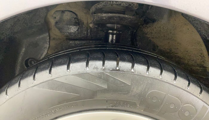 2017 Hyundai Xcent SX 1.2, Petrol, Manual, 63,357 km, Left Front Tyre Tread