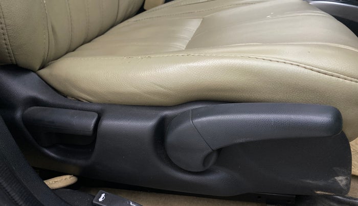2014 Honda City 1.5L I-DTEC SV, Diesel, Manual, 1,13,792 km, Driver Side Adjustment Panel
