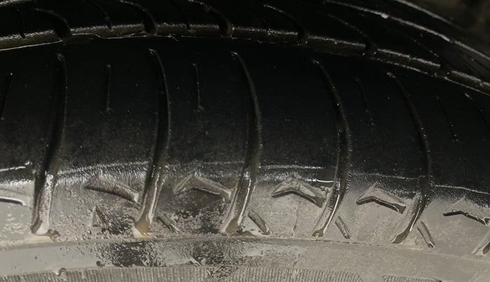 2014 Honda City 1.5L I-DTEC SV, Diesel, Manual, 1,13,792 km, Right Rear Tyre Tread