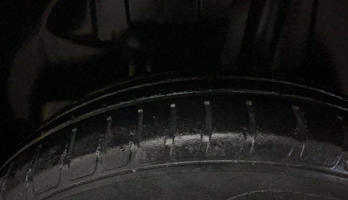 2018 Maruti Swift VXI AMT, Petrol, Automatic, 41,586 km, Left Rear Tyre Tread