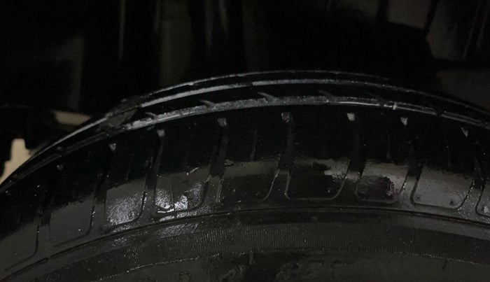 2018 Maruti Swift VXI AMT, Petrol, Automatic, 41,586 km, Right Rear Tyre Tread